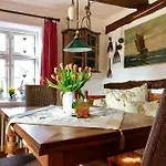 Haus Am Hafen - Kaminfeeling Und Luxus Unter Reet *