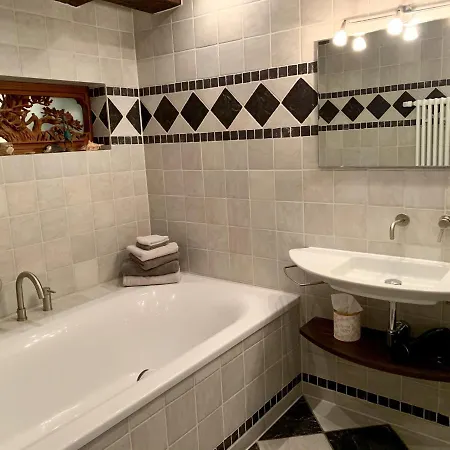 Haus Am Hafen - Kaminfeeling Und Luxus Unter Reet 펜션 *