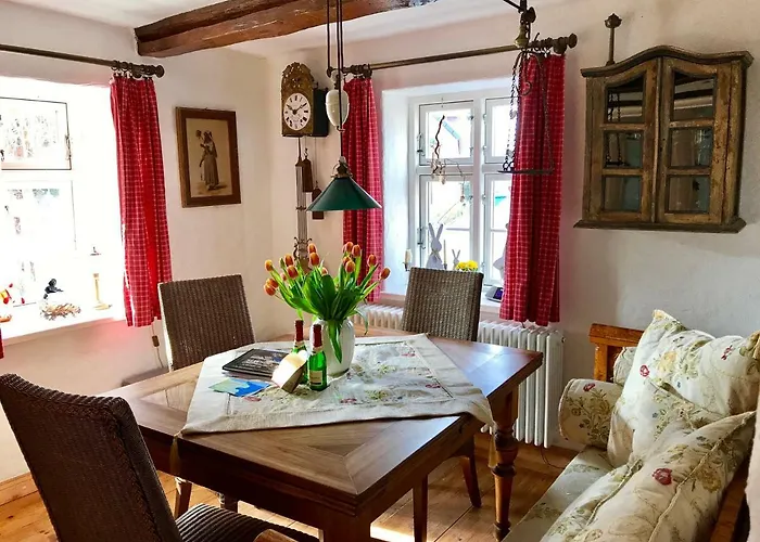 Vakantiehuis Haus Am Hafen - Kaminfeeling Und Luxus Unter Reet Prerow