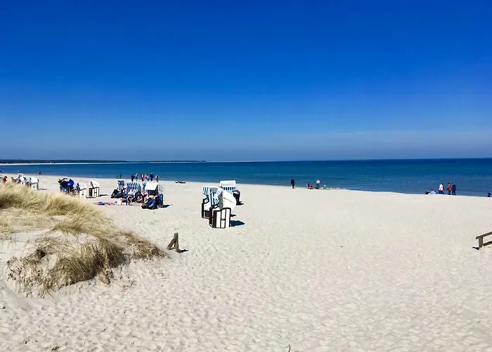 Vakantiehuis Haus Am Hafen - Kaminfeeling Und Luxus Unter Reet Prerow