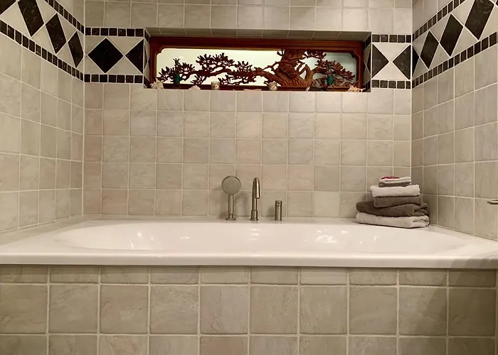 Vakantiehuis Haus Am Hafen - Kaminfeeling Und Luxus Unter Reet Prerow