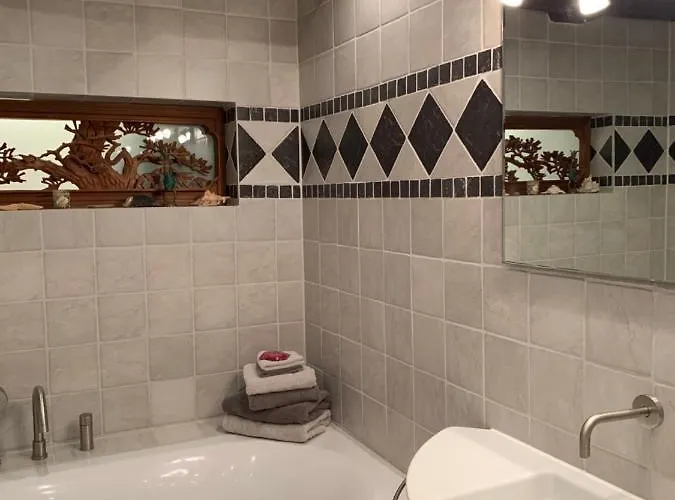 Haus Am Hafen - Kaminfeeling Und Luxus Unter Reet * Prerow