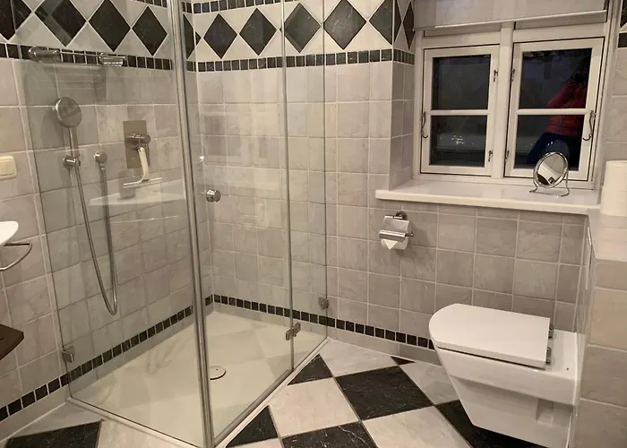 Haus Am Hafen - Kaminfeeling Und Luxus Unter Reet